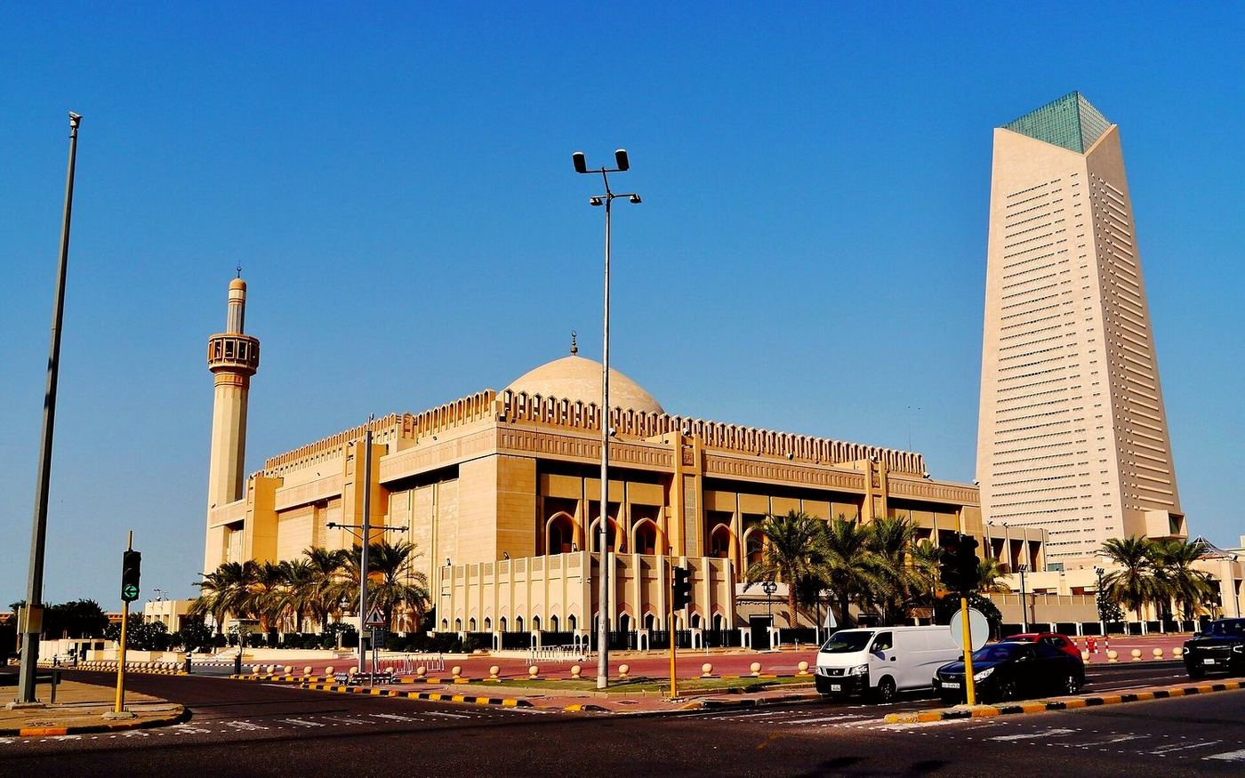 مطار الكويت الدولي — الكويت