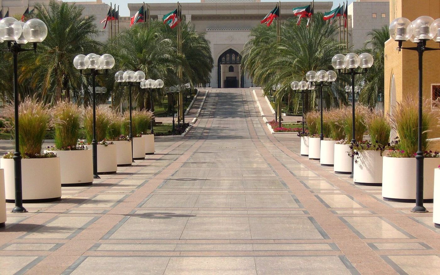 تشيك ليست مشوار الدوام اليومي من القصور — الكويت