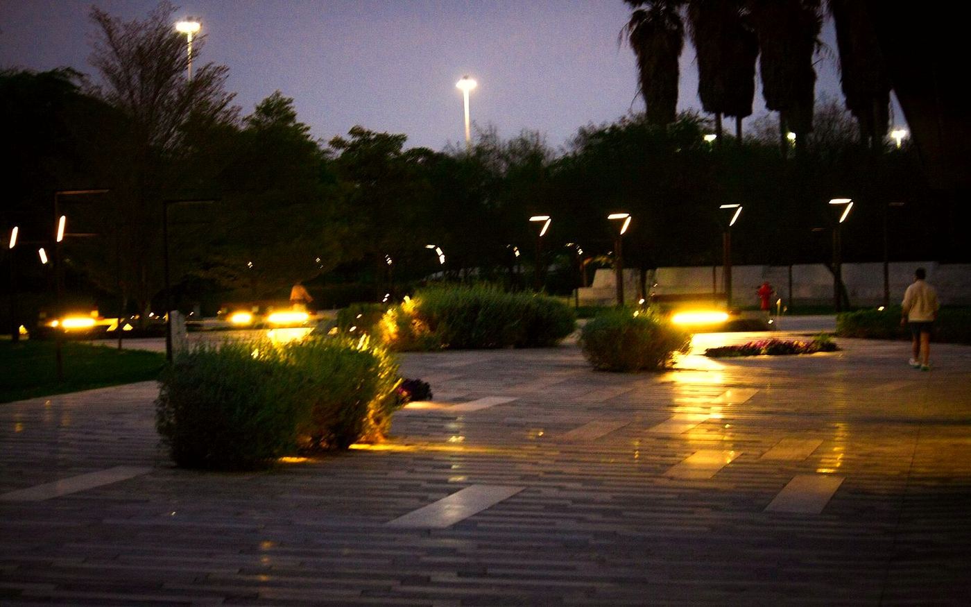 الكويت ليلاً — تاكسي العدان على مدار الساعة